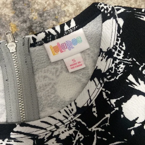 Floral lularoe dress - Picture 3 of 4